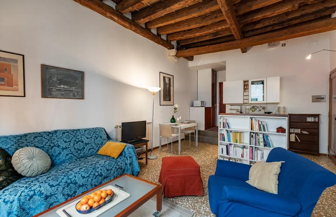 Ca Paola Cozy Venice Apartment-1